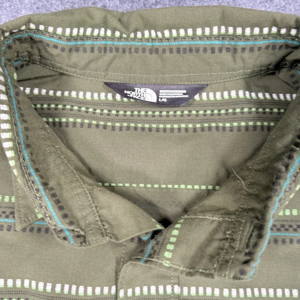 The North Face Mens Large Green Geometric Stripe Button Down Shirt NF0A3KEZ